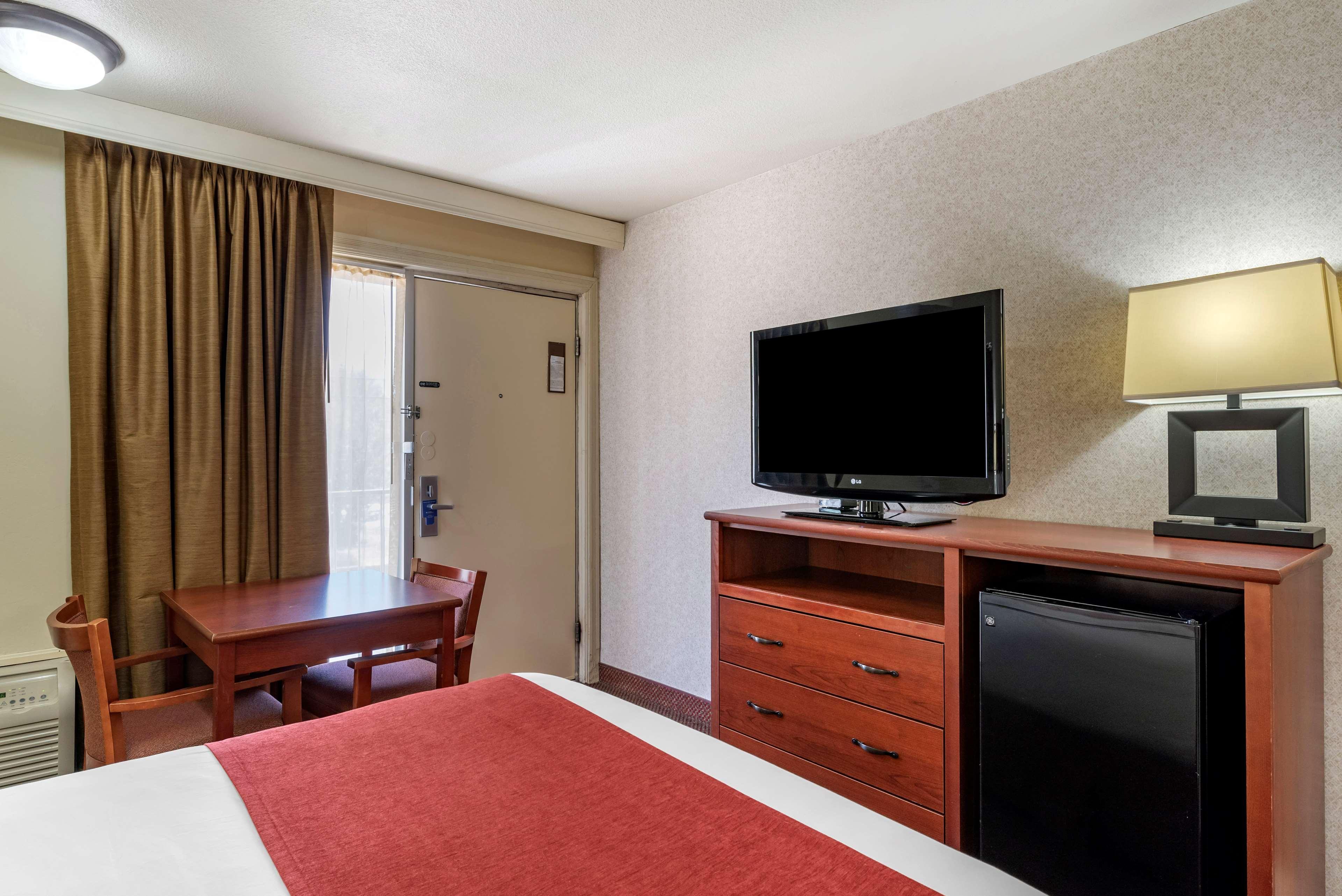 Best Western Sherwood Inn Clarksville Kültér fotó